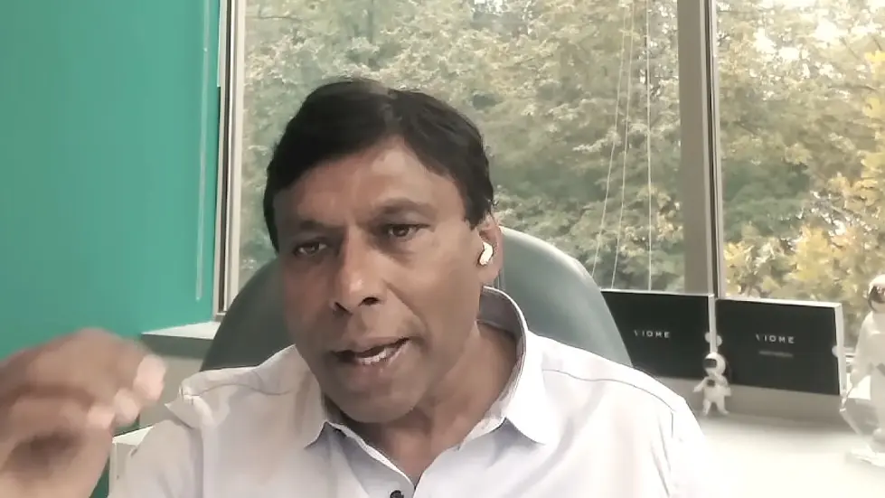 The Tech That Will Prevent and Reverse Chronic Disease w/ Naveen Jain & Guru Banavar | EP #71 011