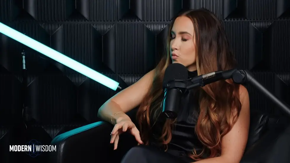 The Weird Mental Frameworks Of The Super Rich - Codie Sanchez | Modern Wisdom 695 033