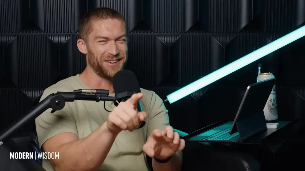 The Weird Mental Frameworks Of The Super Rich - Codie Sanchez | Modern Wisdom 695 036