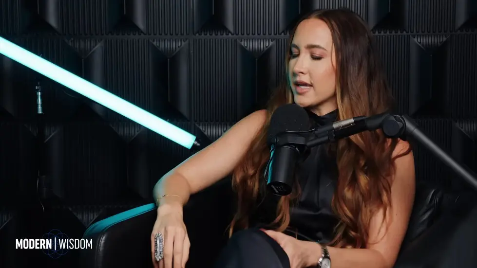 The Weird Mental Frameworks Of The Super Rich - Codie Sanchez | Modern Wisdom 695 047