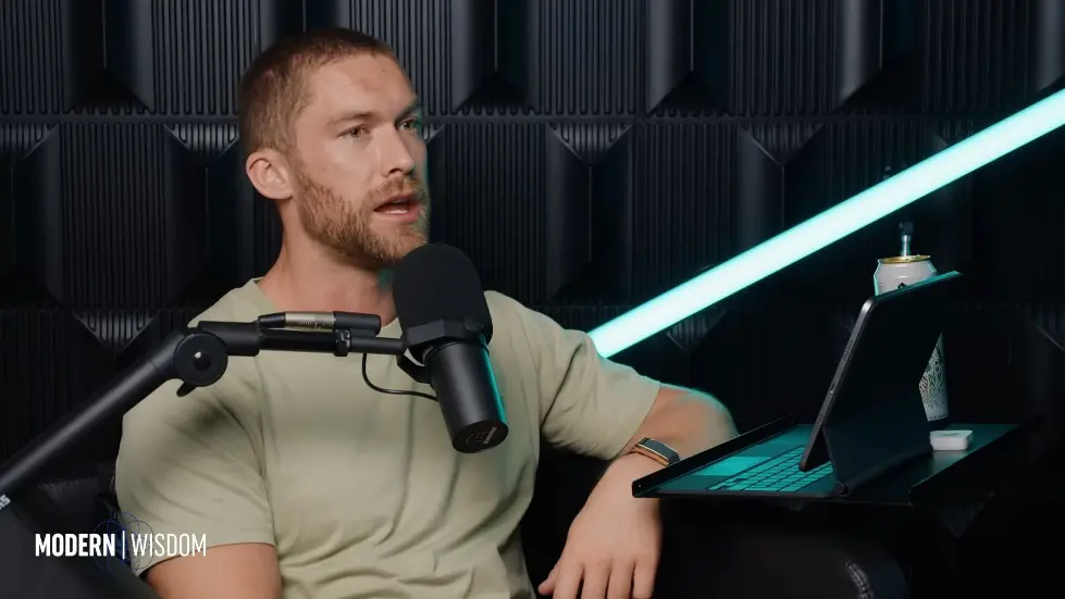 The Weird Mental Frameworks Of The Super Rich - Codie Sanchez | Modern Wisdom 695 052