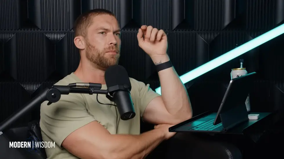 The Weird Mental Frameworks Of The Super Rich - Codie Sanchez | Modern Wisdom 695 058