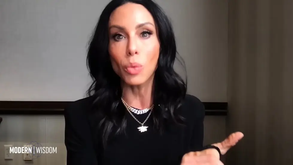 Build More Muscle & Supercharge Your Longevity - Dr Gabrielle Lyon | Modern Wisdom 696 029