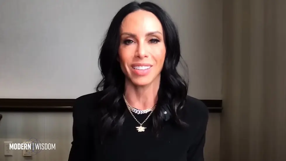 Build More Muscle & Supercharge Your Longevity - Dr Gabrielle Lyon | Modern Wisdom 696 033