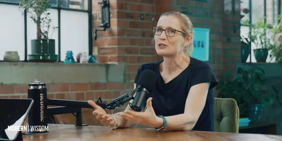 Why You Shouldn’t Share Your Private Life Online - Mary Harrington (4K) 003