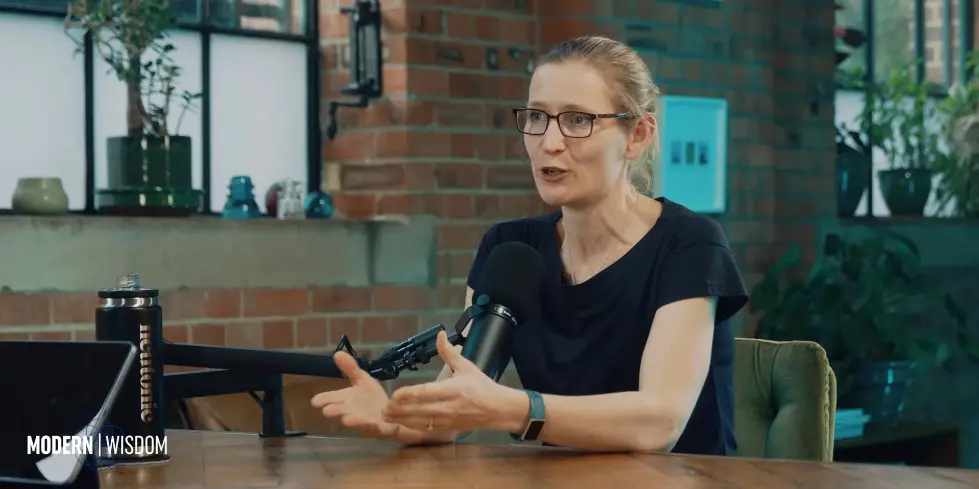 Why You Shouldn’t Share Your Private Life Online - Mary Harrington (4K) 020