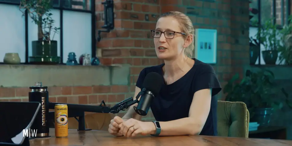 Why You Shouldn’t Share Your Private Life Online - Mary Harrington (4K) 025