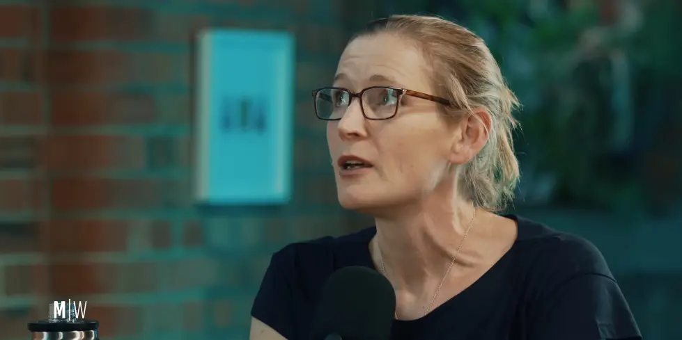 Why You Shouldn’t Share Your Private Life Online - Mary Harrington (4K) 032