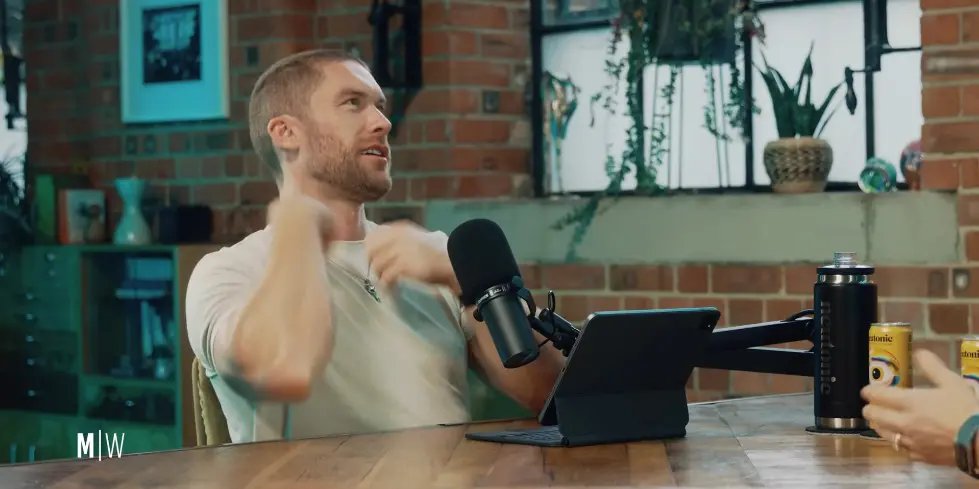 Why You Shouldn’t Share Your Private Life Online - Mary Harrington (4K) 040