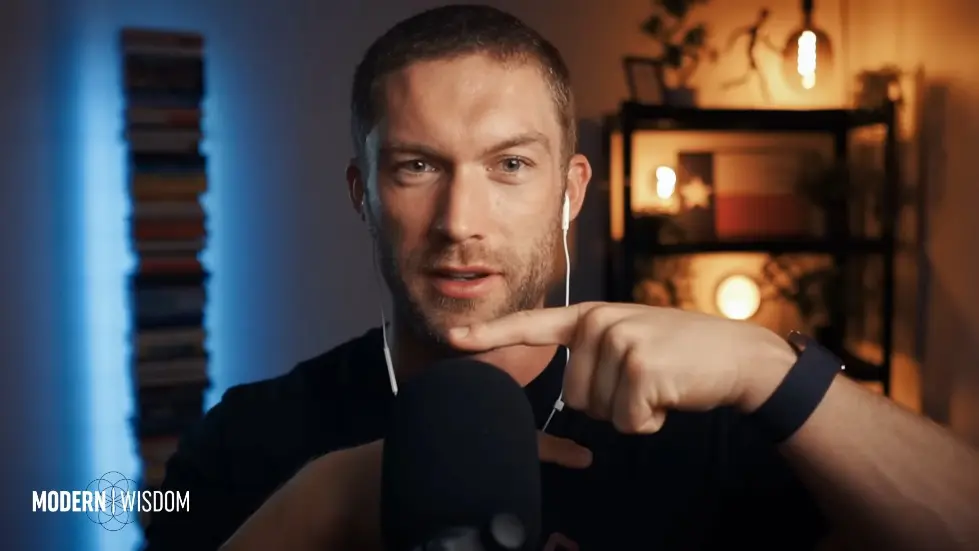 Bingeing, Escapism & Modern Addictions - Michael Easter | Modern Wisdom 690 003