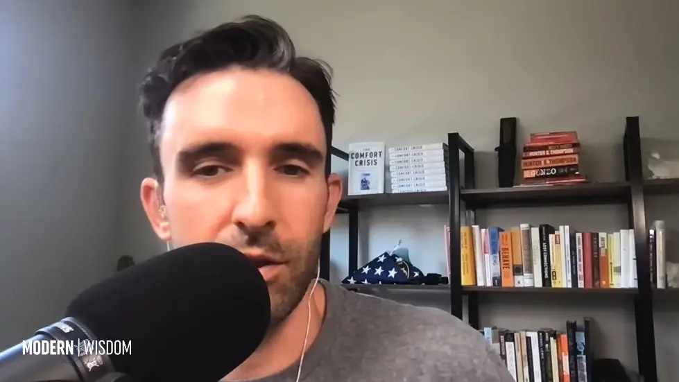 Bingeing, Escapism & Modern Addictions - Michael Easter | Modern Wisdom 690 009