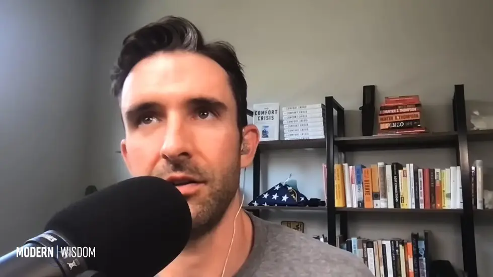 Bingeing, Escapism & Modern Addictions - Michael Easter | Modern Wisdom 690 010