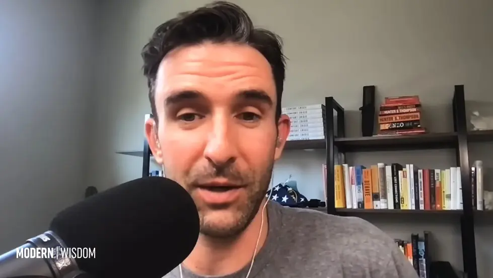 Bingeing, Escapism & Modern Addictions - Michael Easter | Modern Wisdom 690 017