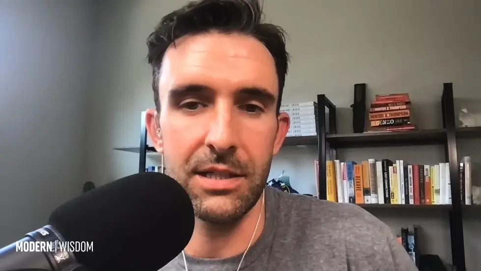 Bingeing, Escapism & Modern Addictions - Michael Easter | Modern Wisdom 690 018