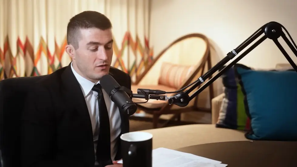 Matthew McConaughey: Freedom, Truth, Family, Hardship, and Love | Lex Fridman Podcast #384 013