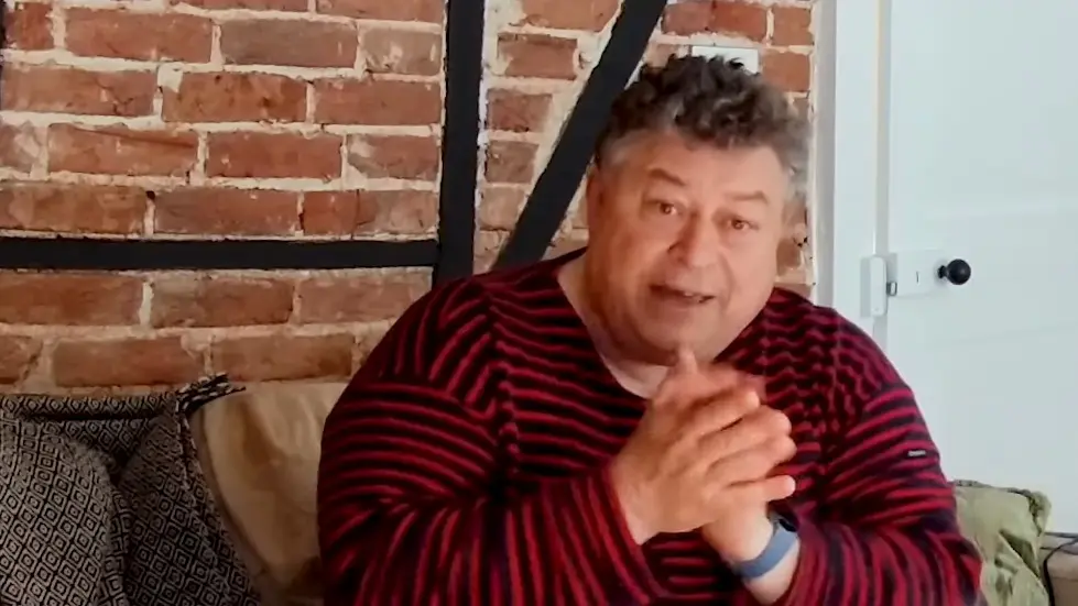 Top Advertising Exec on the Tricks and Psychology Behind Good Marketing | Rory Sutherland 022